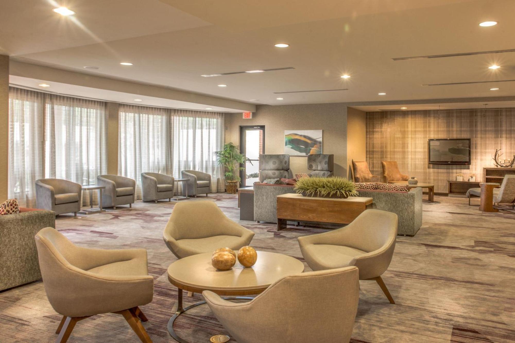 Courtyard Greensboro Airport Exterior foto